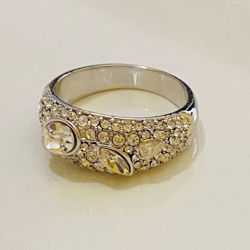 Gorjana New Size 6‎ Rhodium Plated Brass Genuine White Crystals Kingston Ring